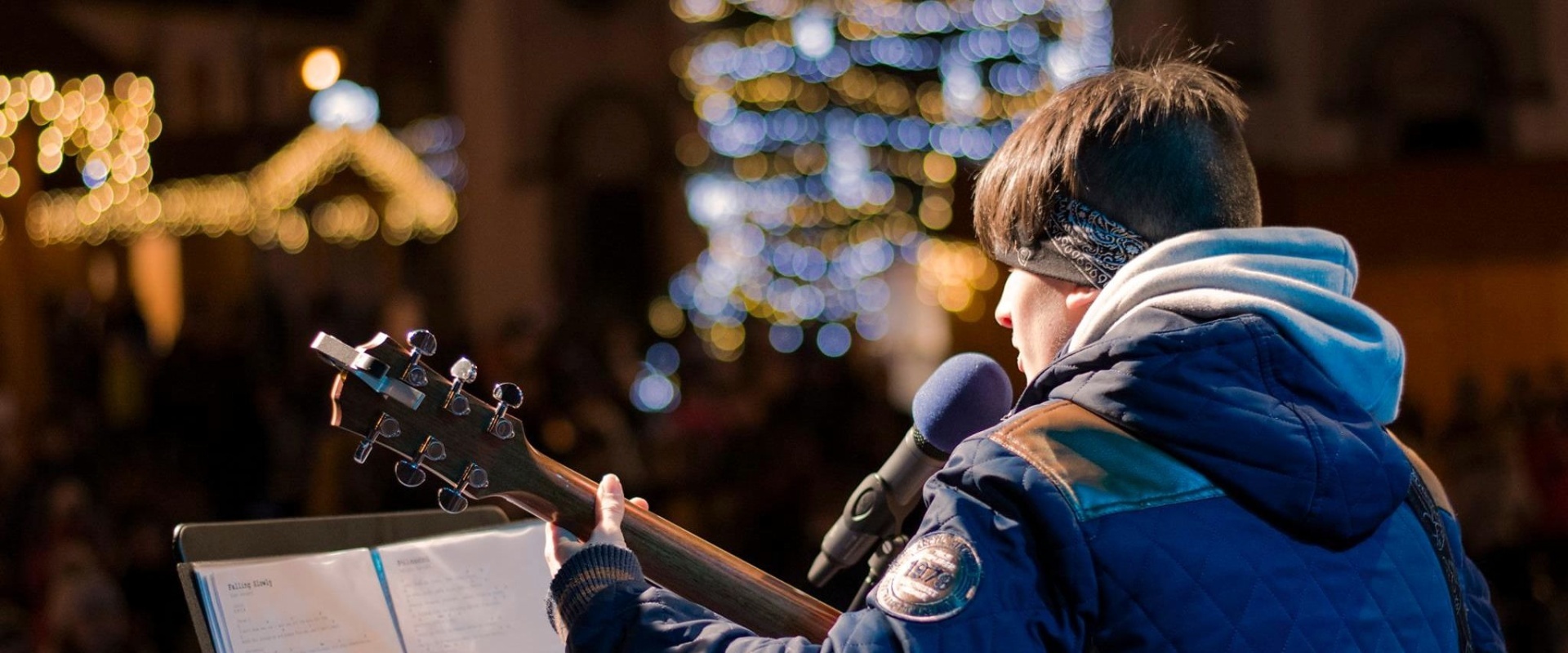 Veselá kytara - intro